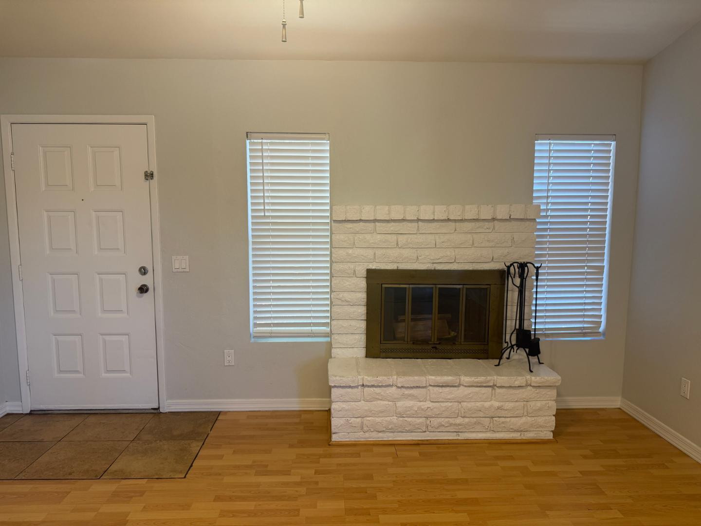 2527 S Maple Avenue Apt 102