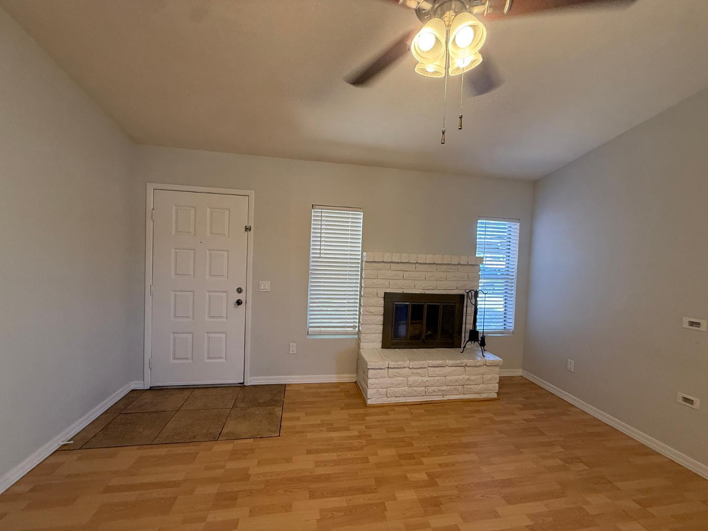 2527 S Maple Avenue Apt 102