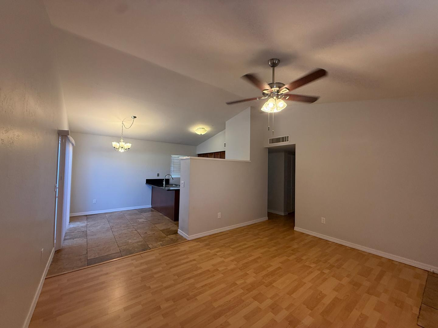 2527 S Maple Avenue Apt 102