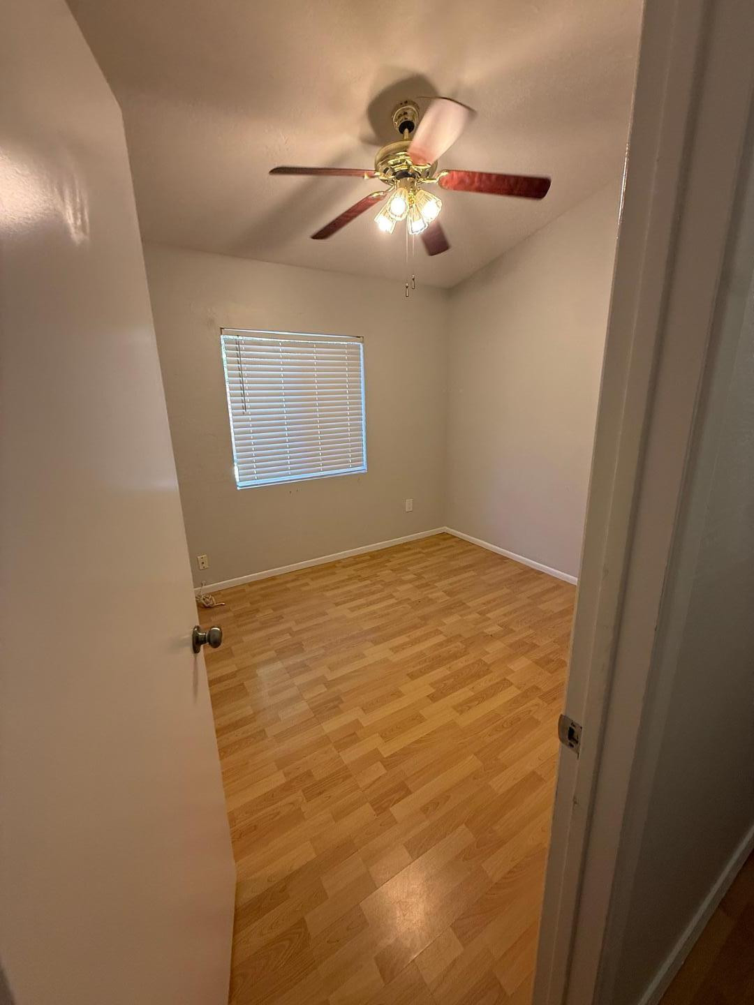2527 S Maple Avenue Apt 102