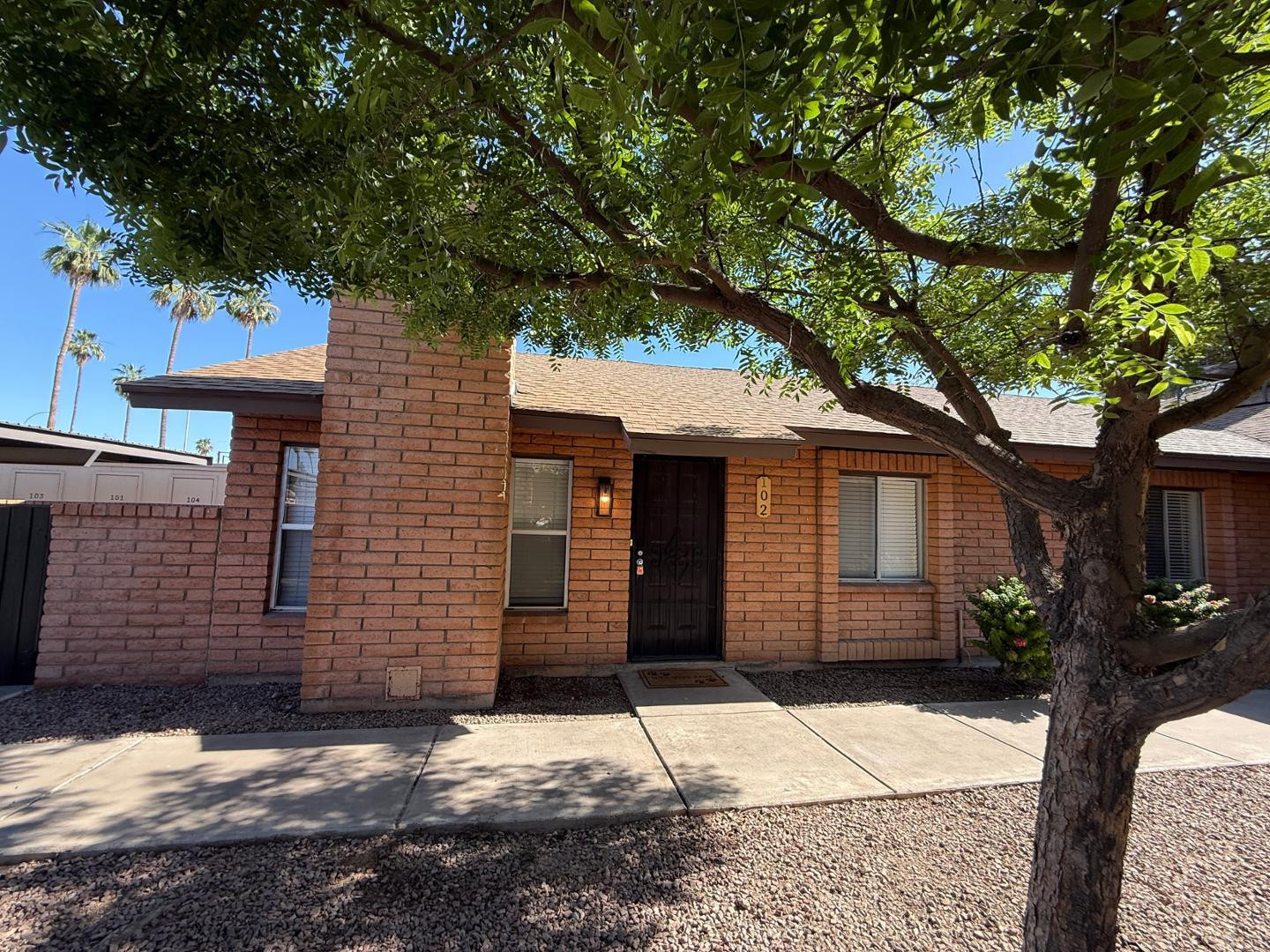 2527 S Maple Avenue Apt 102