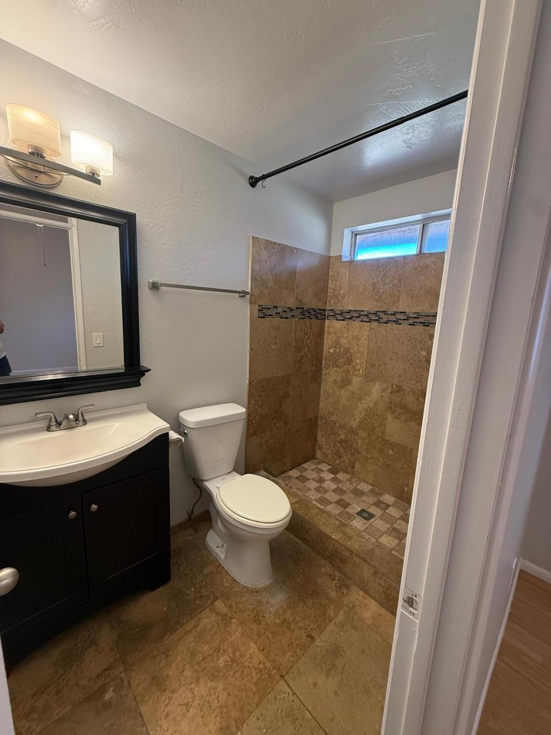 2527 S Maple Avenue Apt 102