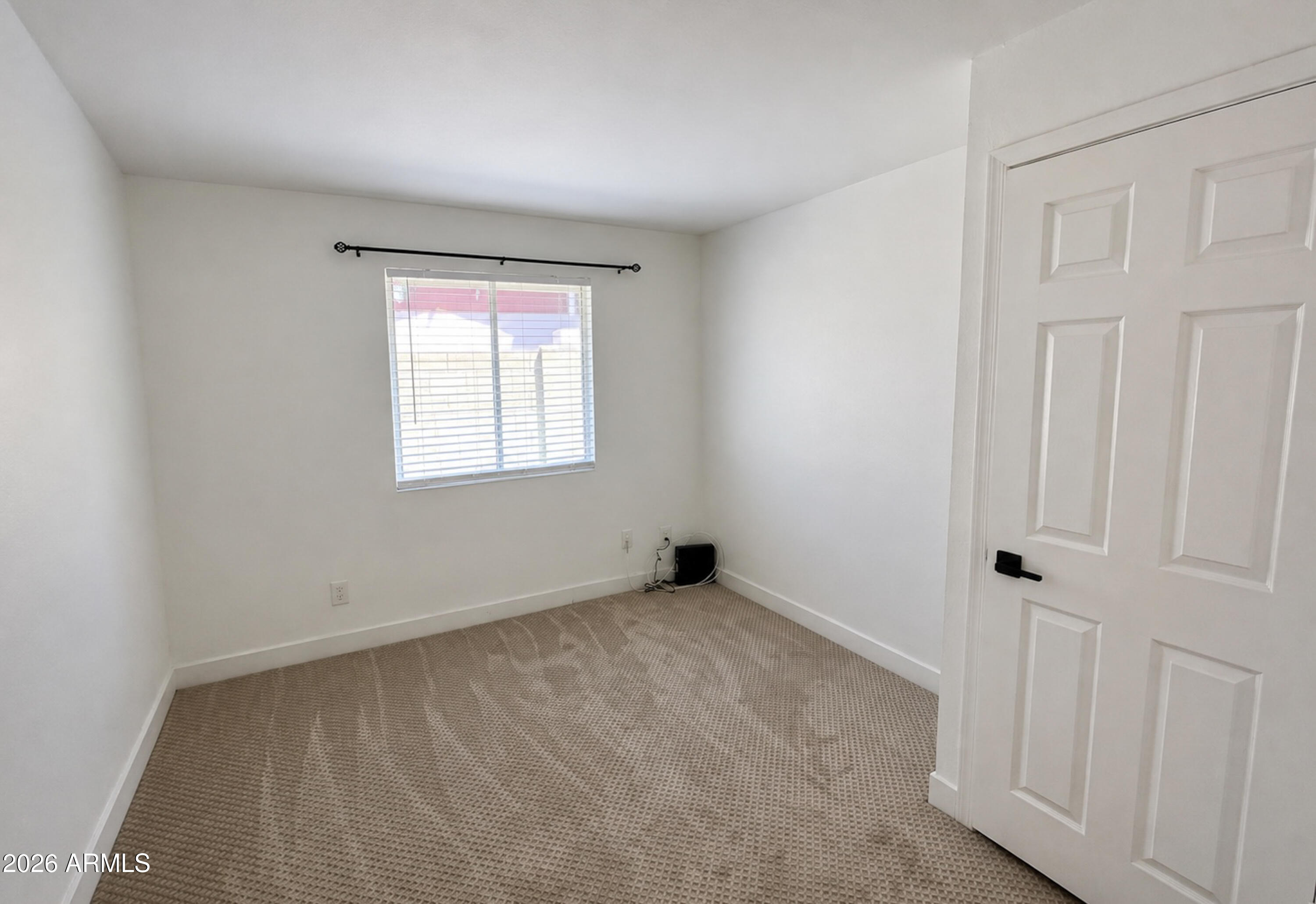 4237 W HARTFORD Avenue