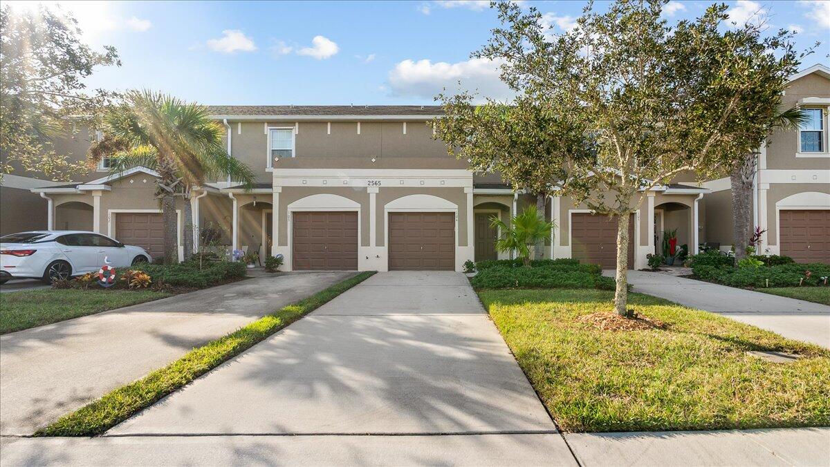 2565 Revolution Street, 104