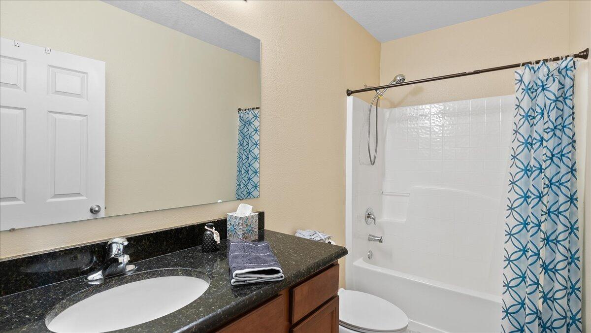 2565 Revolution Street, 104