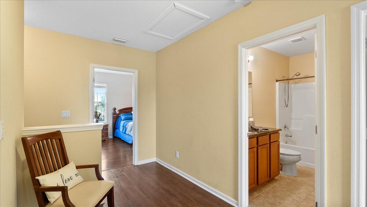 2565 Revolution Street, 104