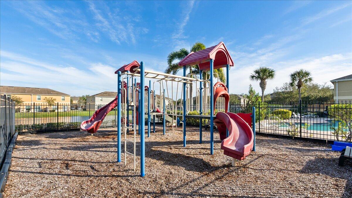 2565 Revolution Street, 104