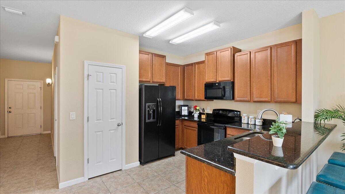 2565 Revolution Street, 104