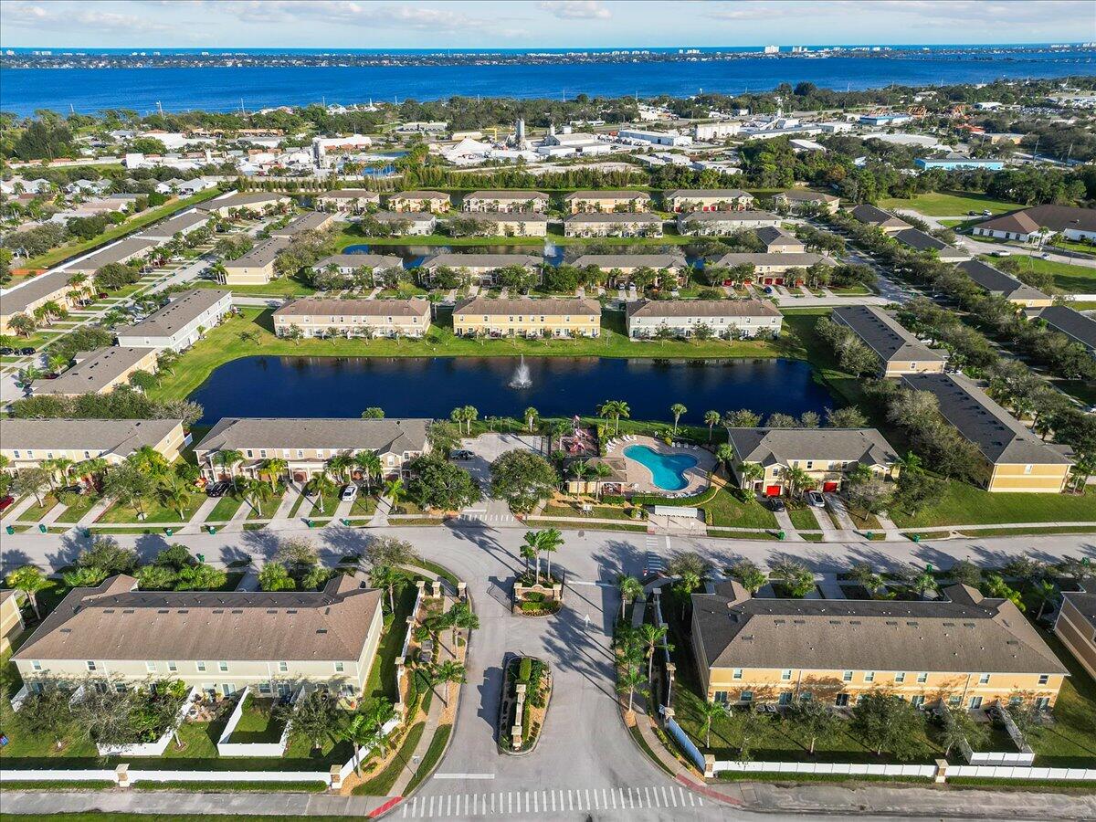 2565 Revolution Street, 104