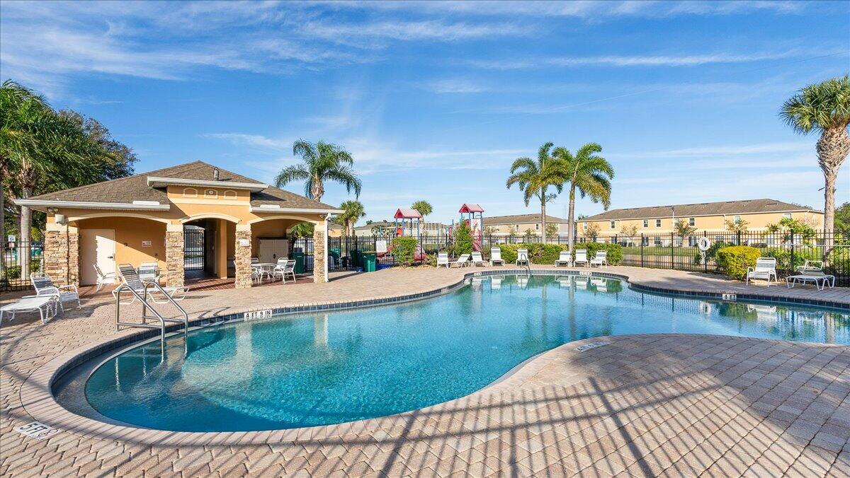 2565 Revolution Street, 104