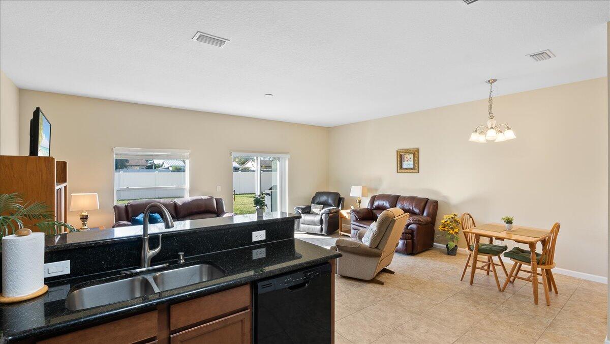 2565 Revolution Street, 104