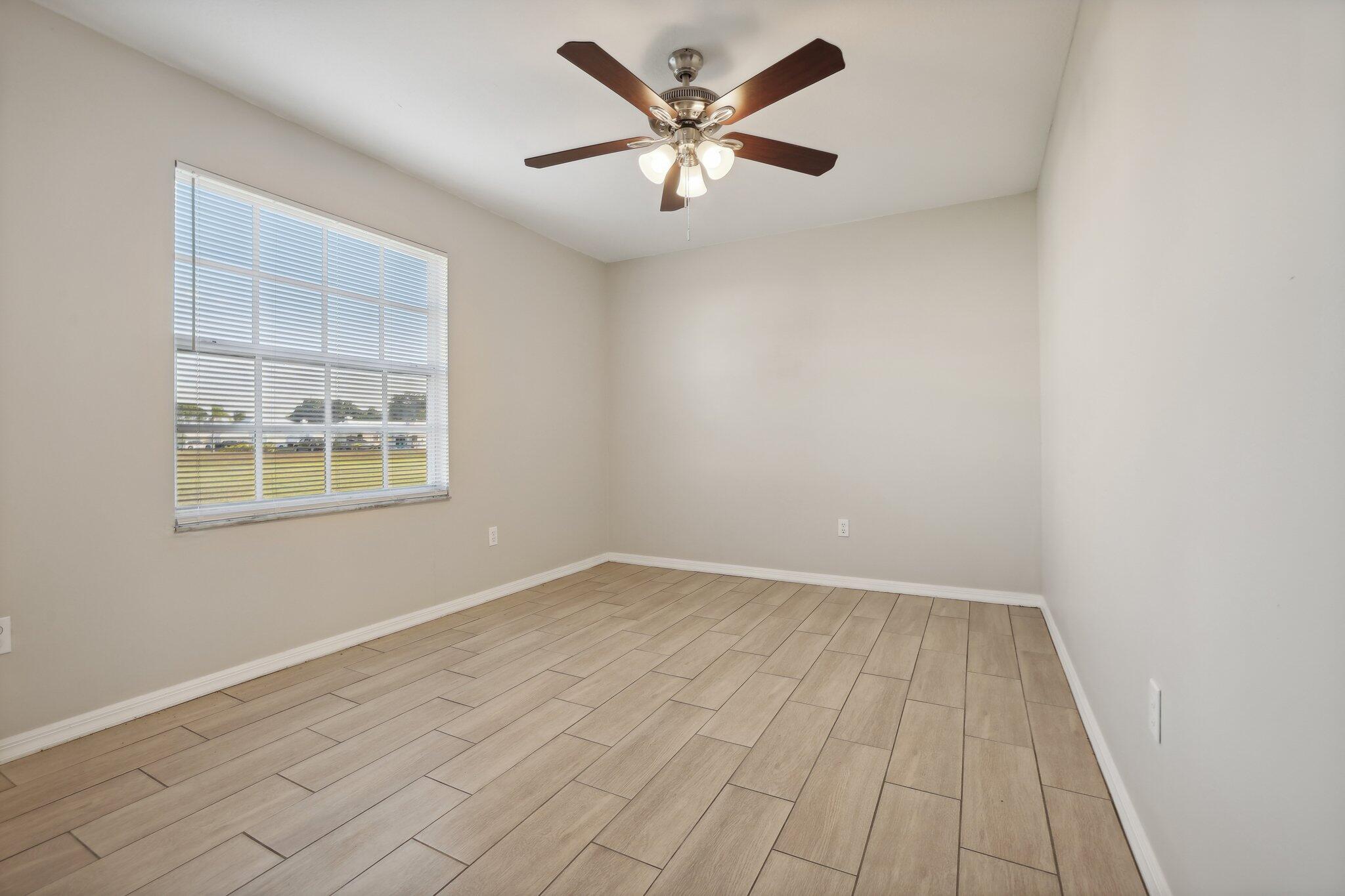 1996 Sundew Court NE