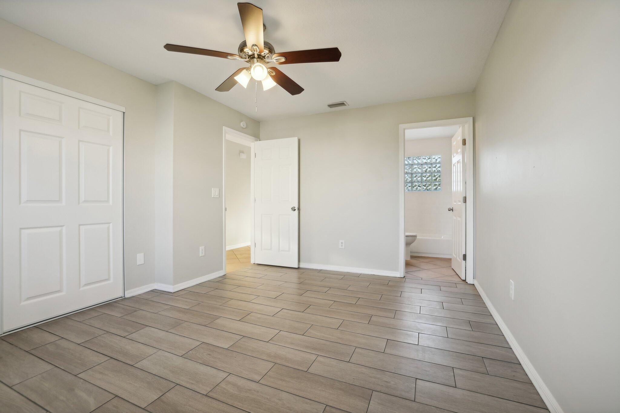 1996 Sundew Court NE