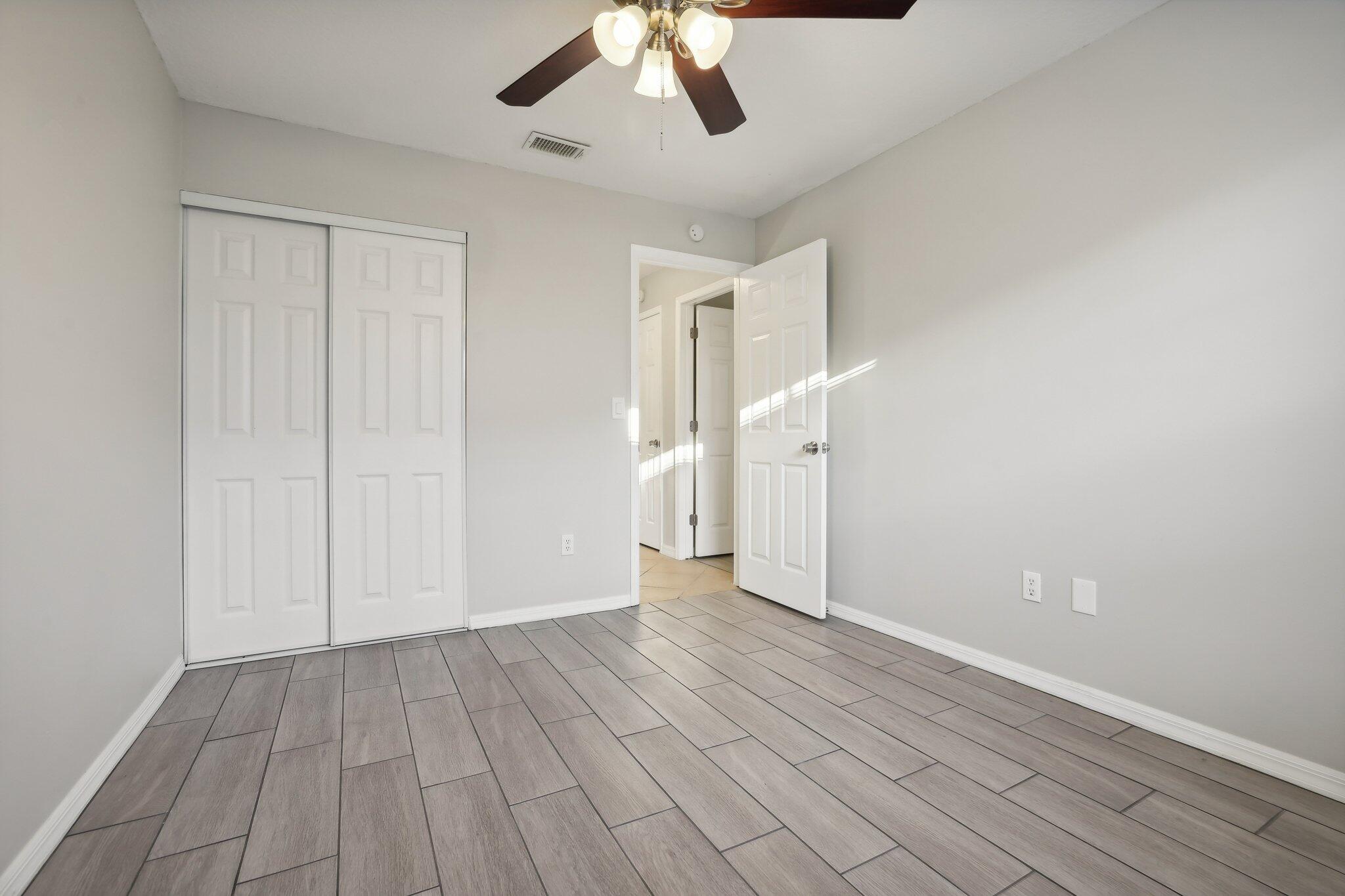 1996 Sundew Court NE