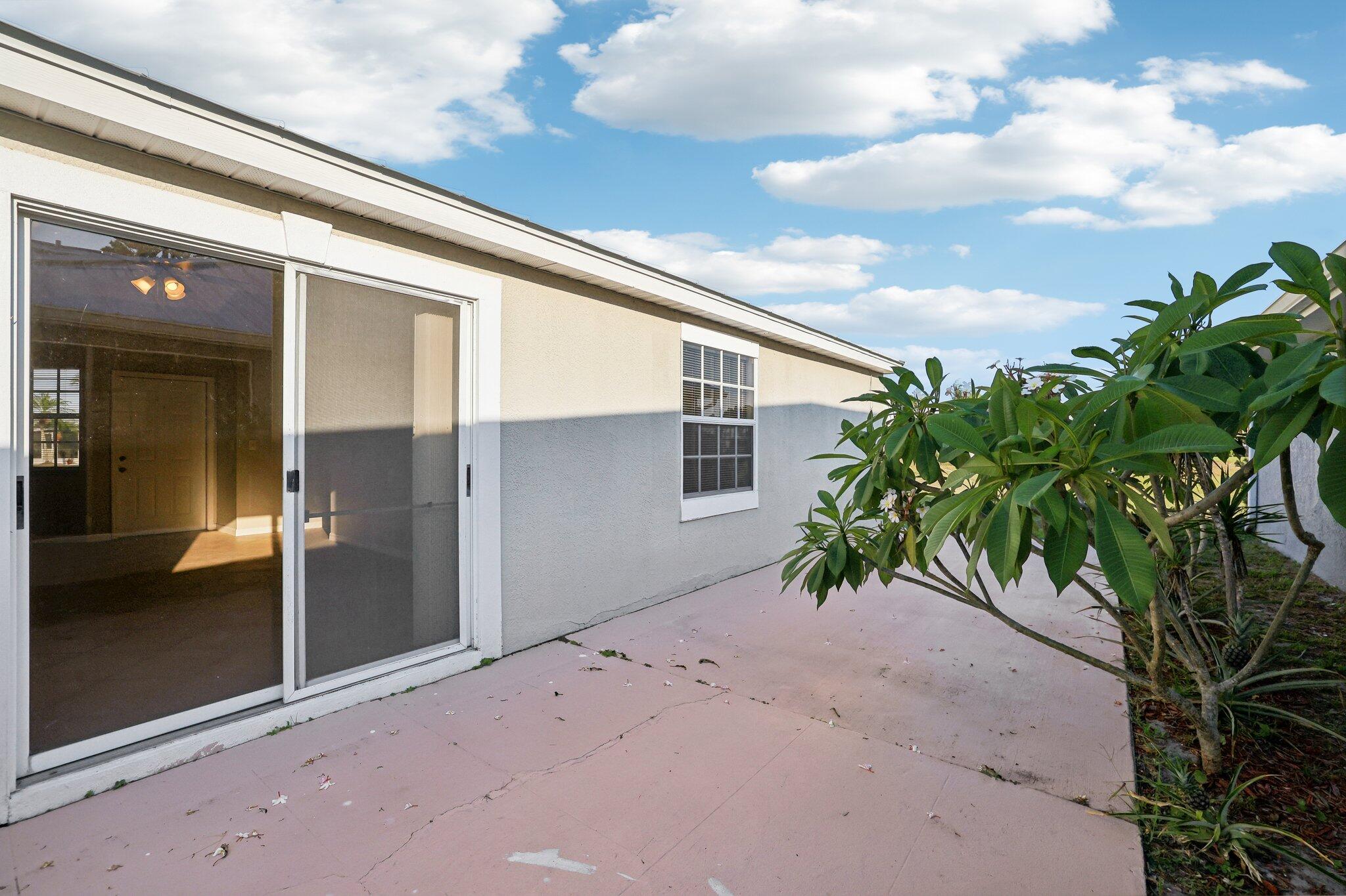 1996 Sundew Court NE