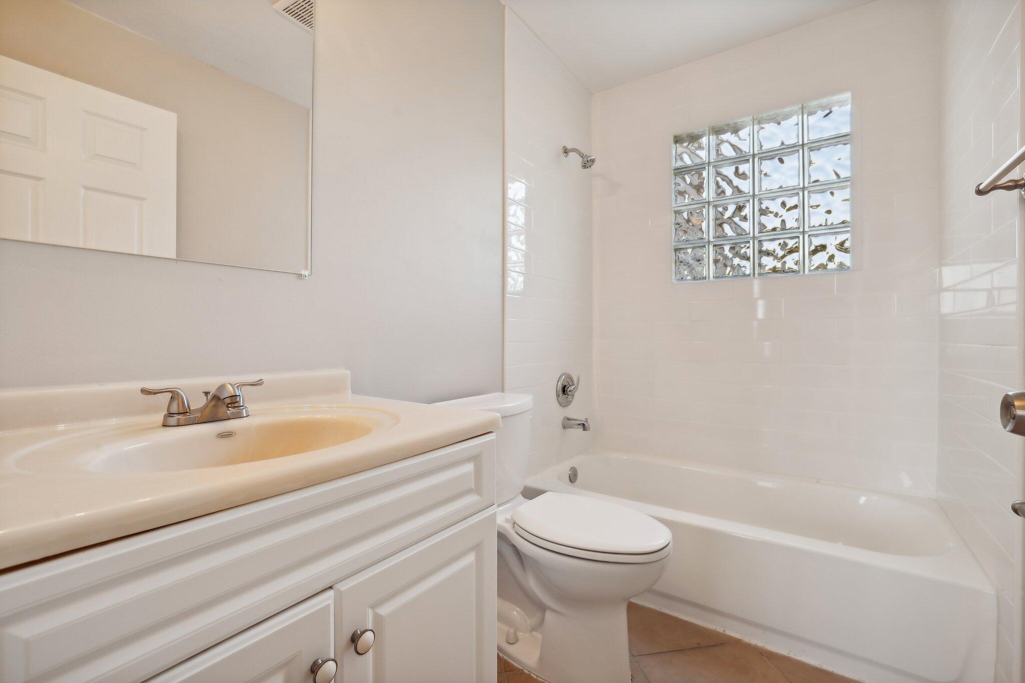 1996 Sundew Court NE