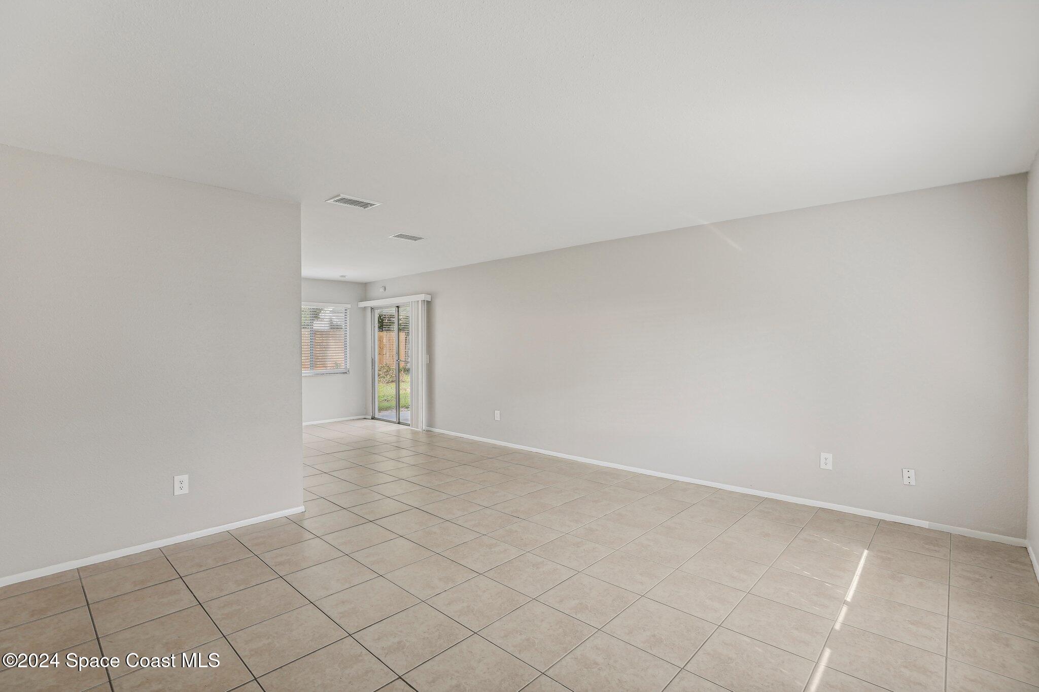 1346 Nolan Street NE