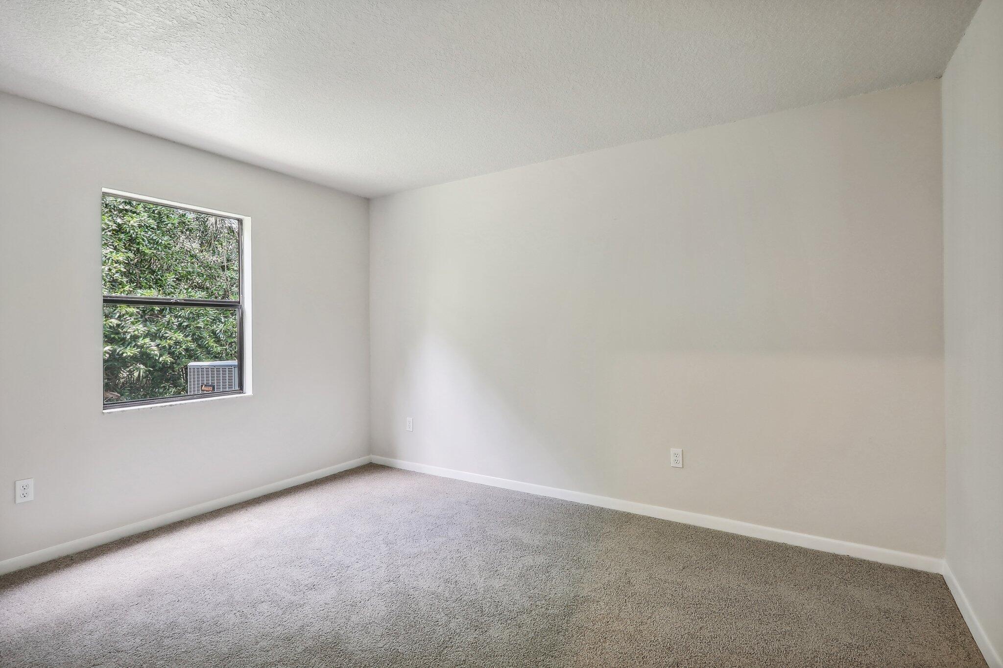 2257 Oaklyn Street NE