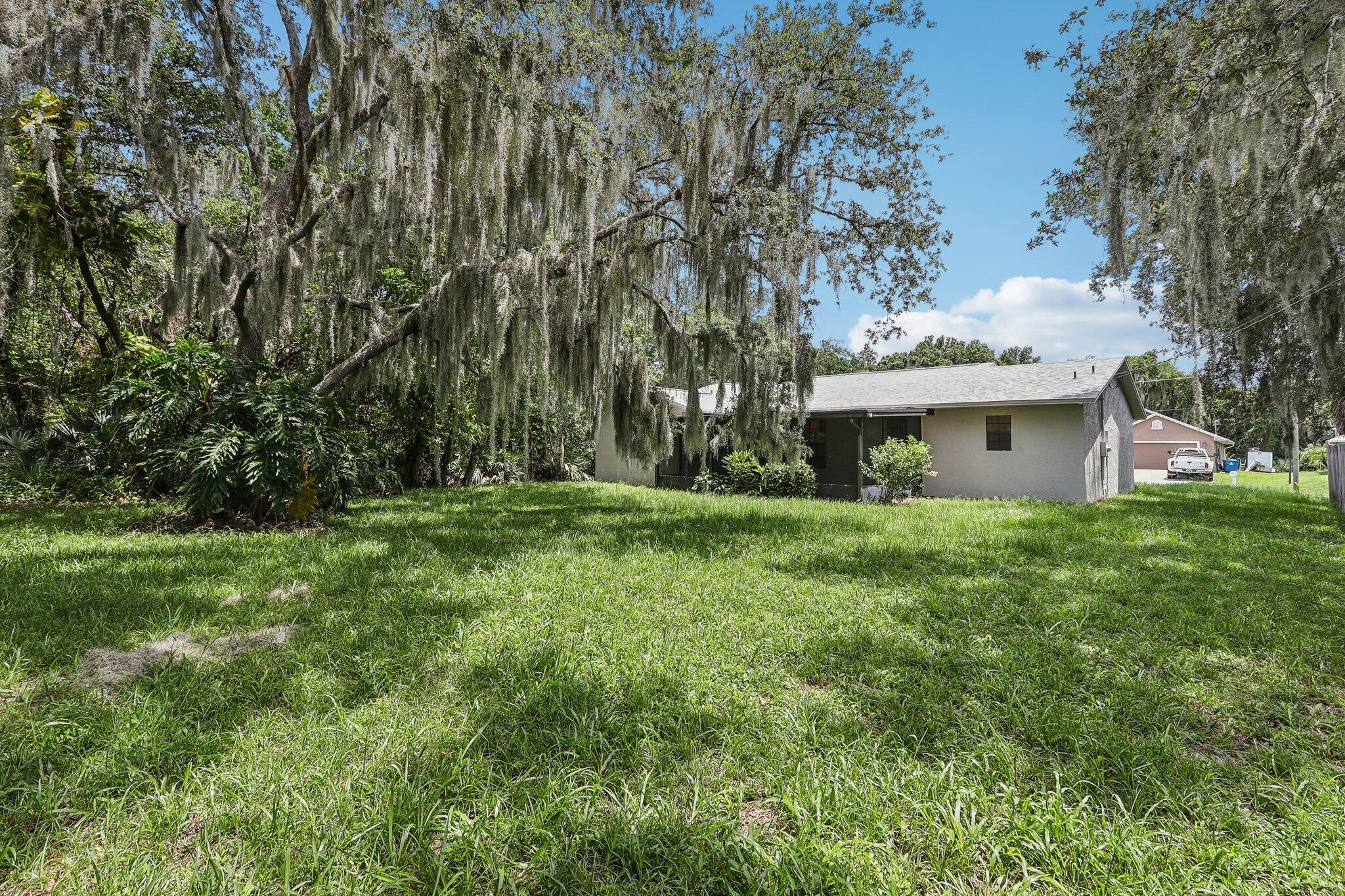 2257 Oaklyn Street NE