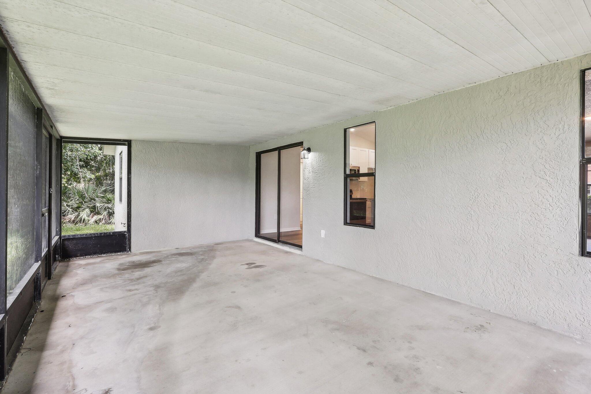 2257 Oaklyn Street NE