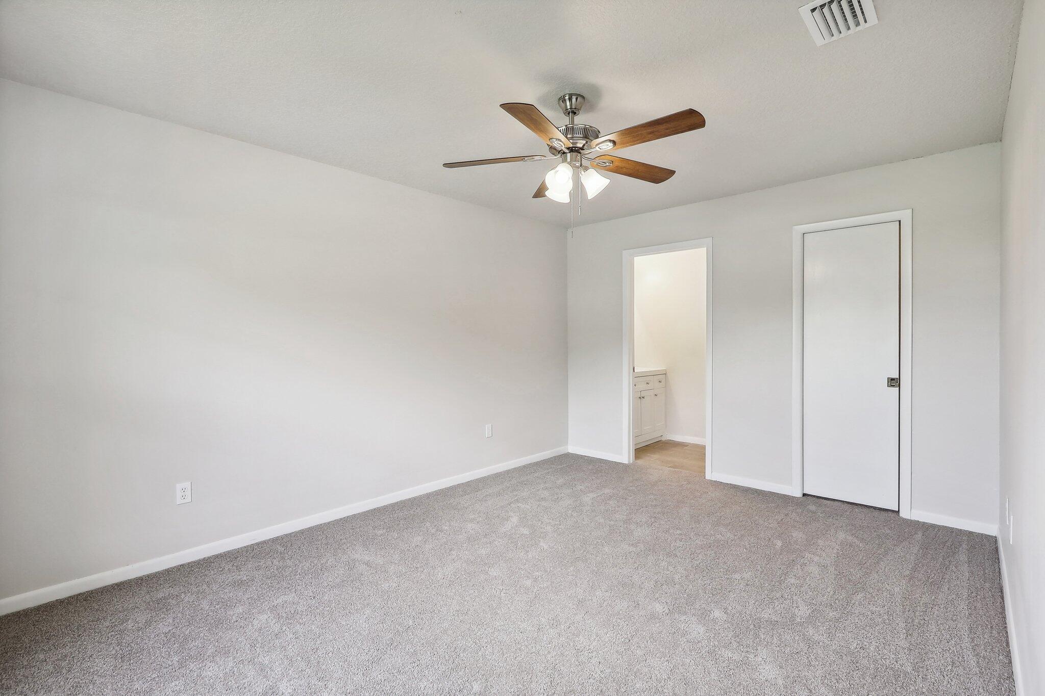 2257 Oaklyn Street NE