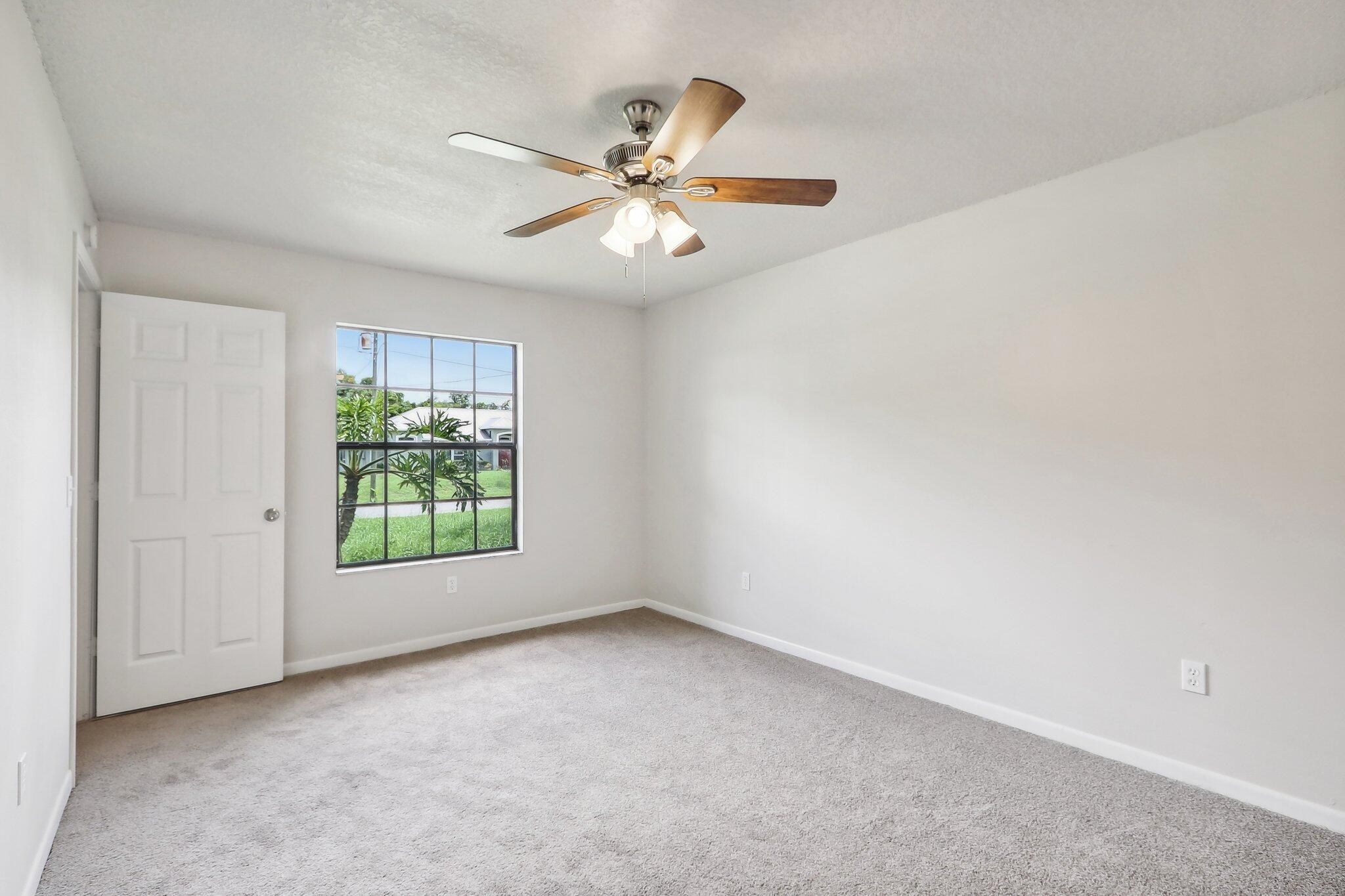 2257 Oaklyn Street NE