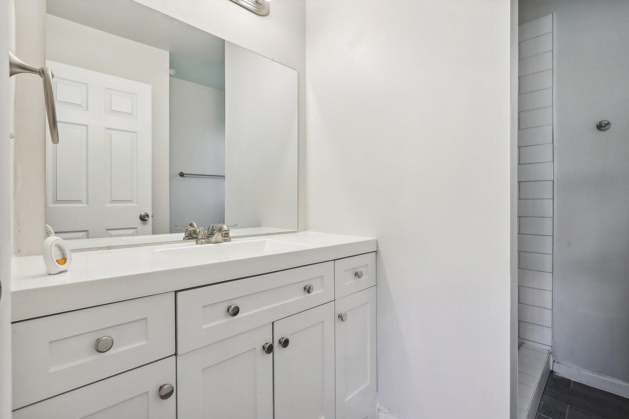 2257 Oaklyn Street NE