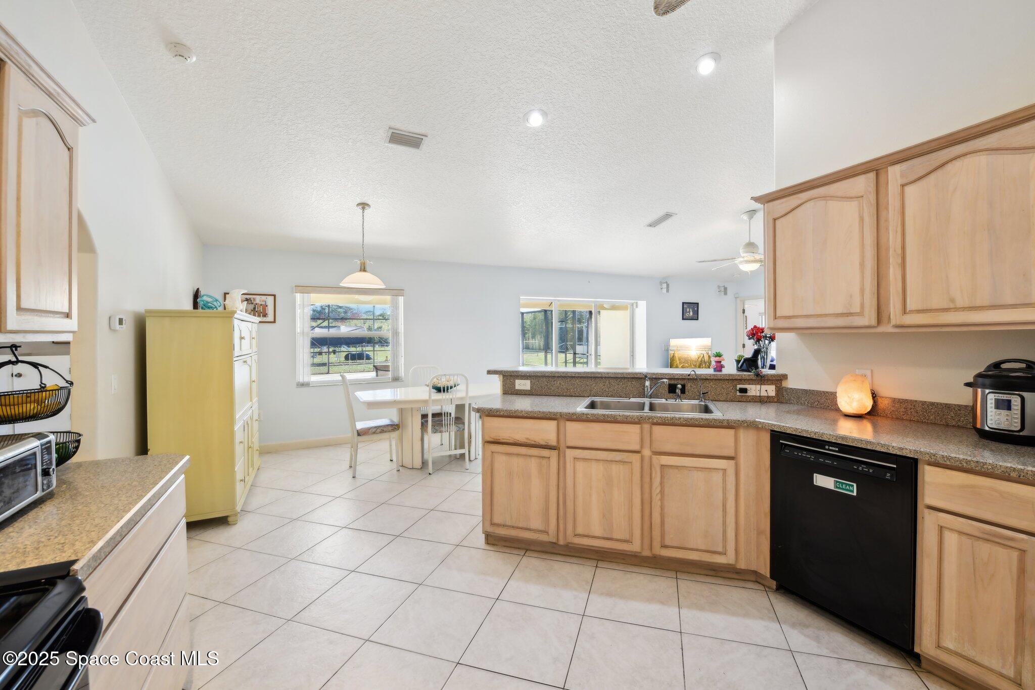 5765 Outback Avenue SW, Grant-Valkaria