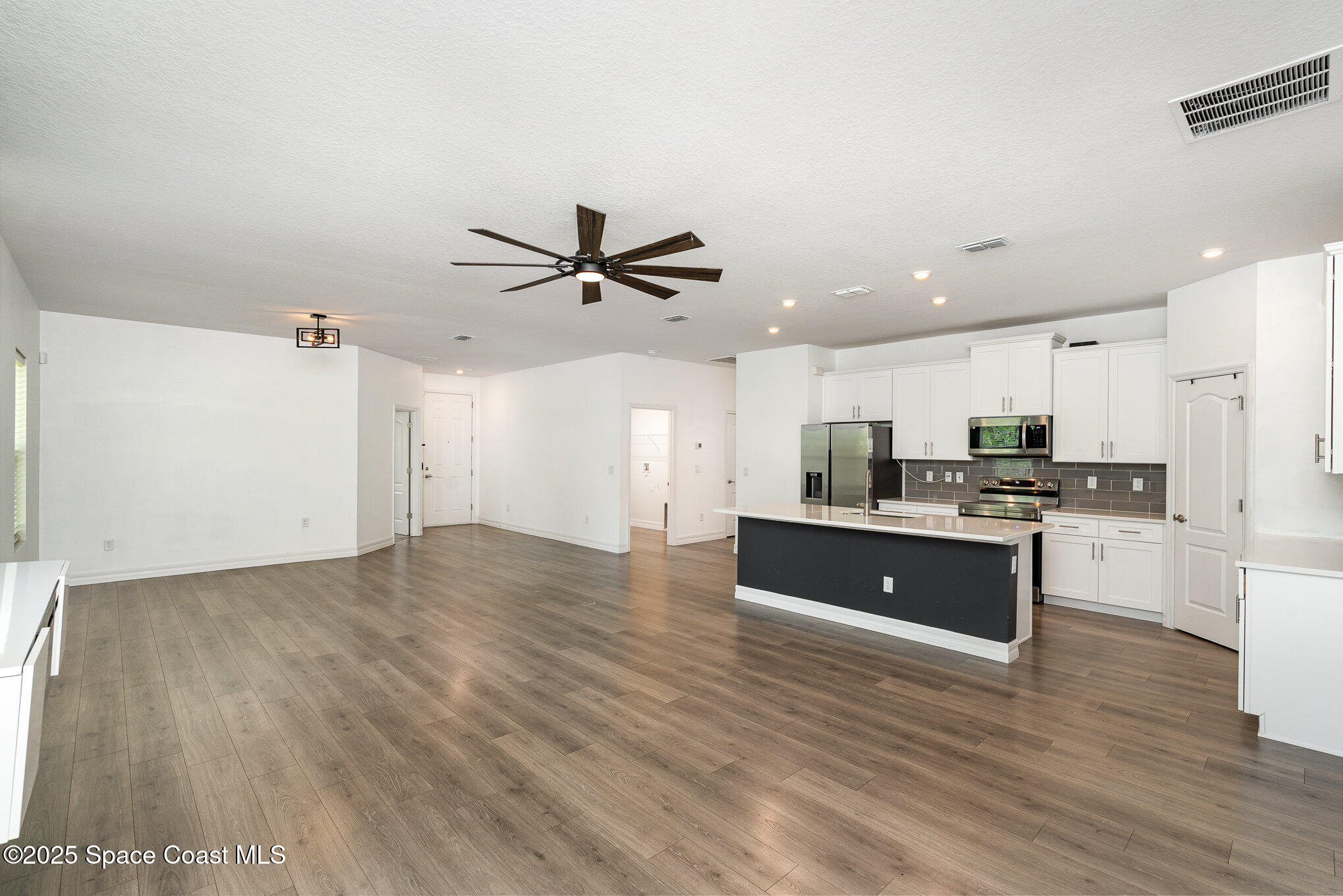 1085 Caligula Avenue SE