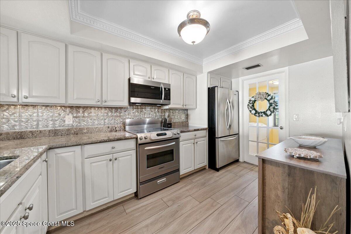 2725 N Highway A1a Highway 304