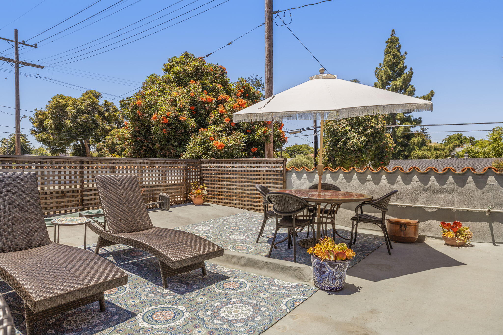 227 W Pedregosa Street
