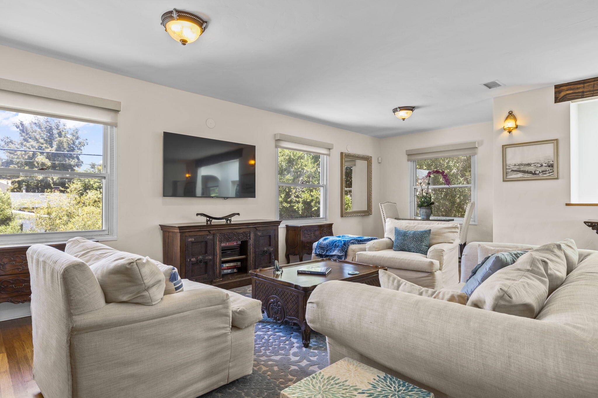 227 W Pedregosa Street