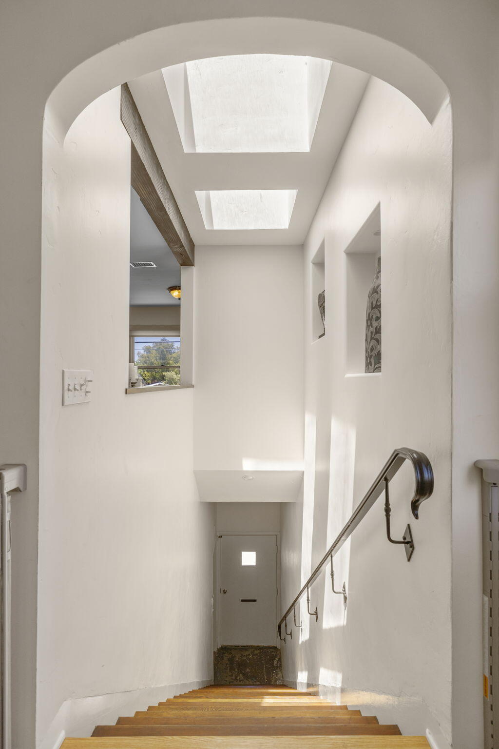 227 W Pedregosa Street