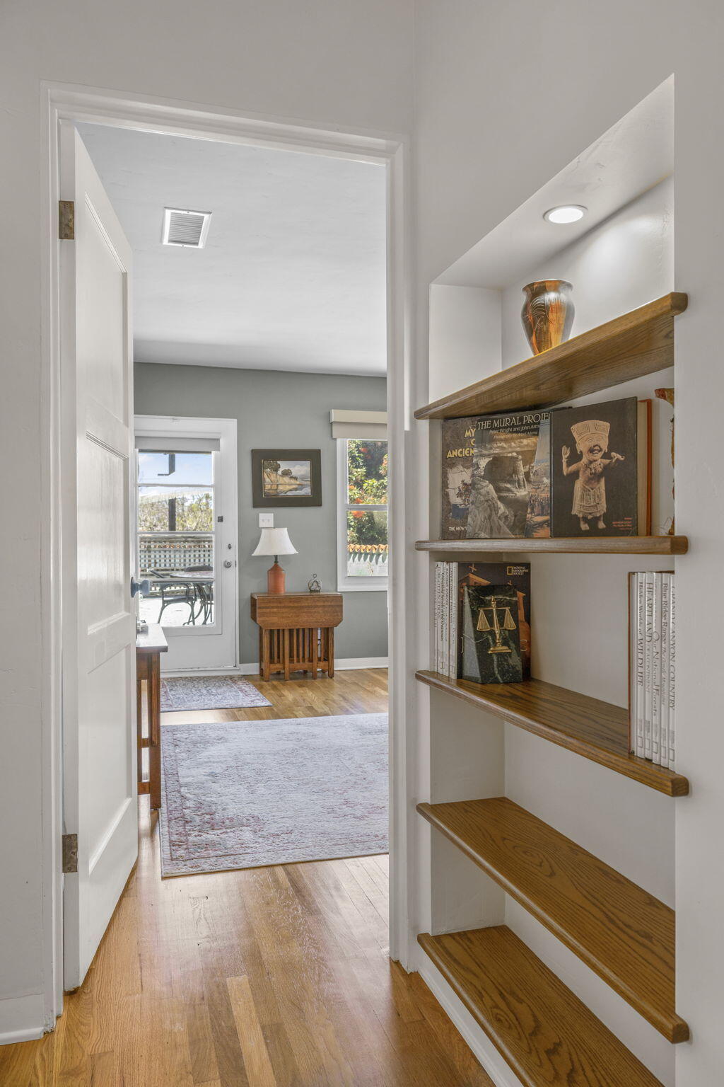 227 W Pedregosa Street