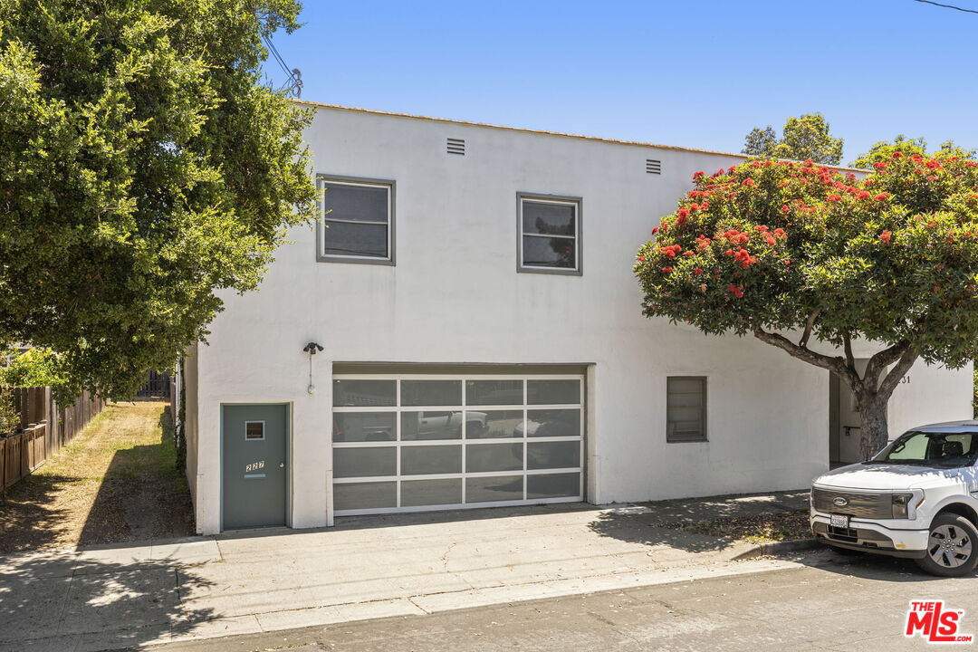 227 W Pedregosa St