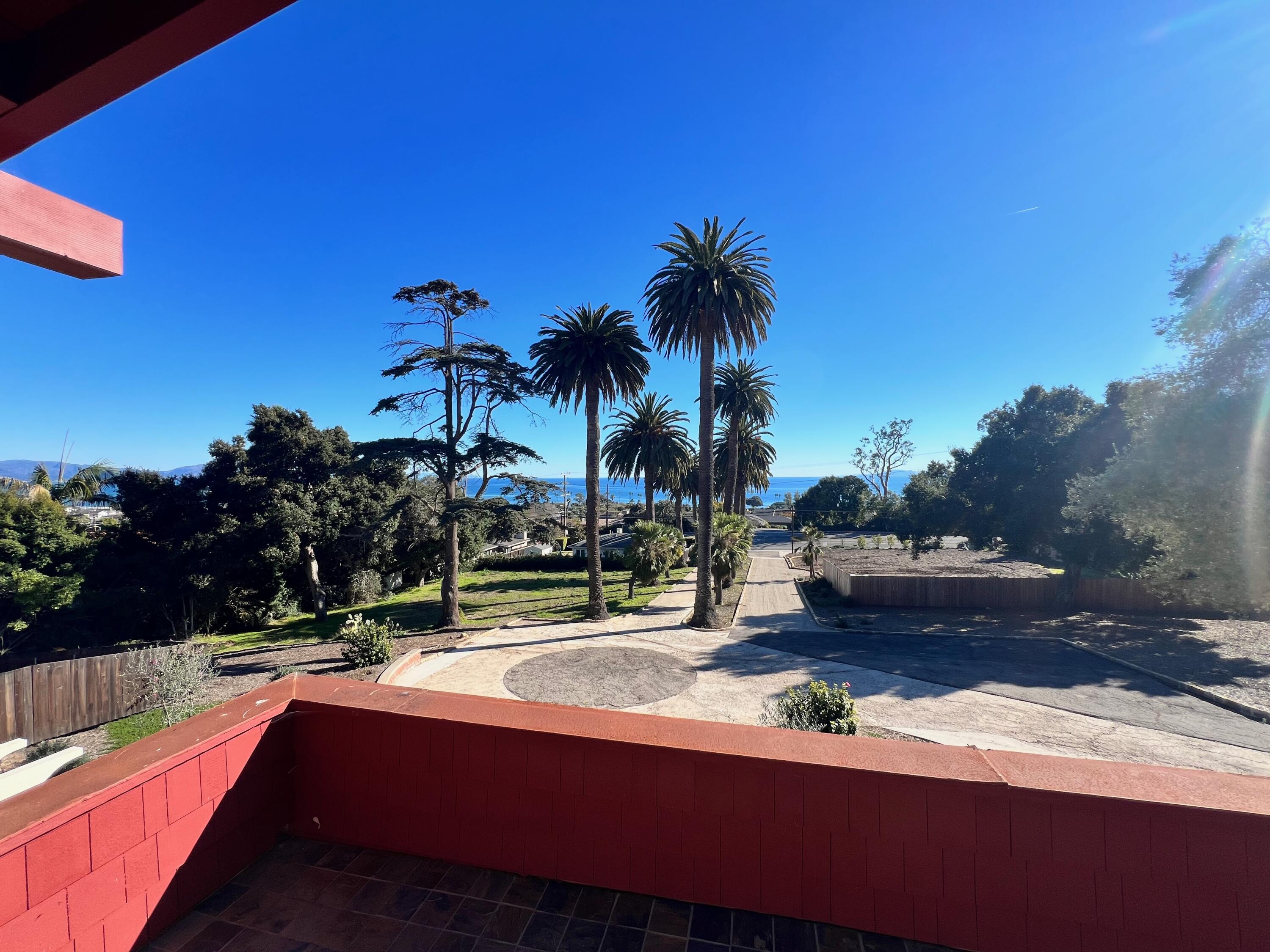 1250 Cliff Drive