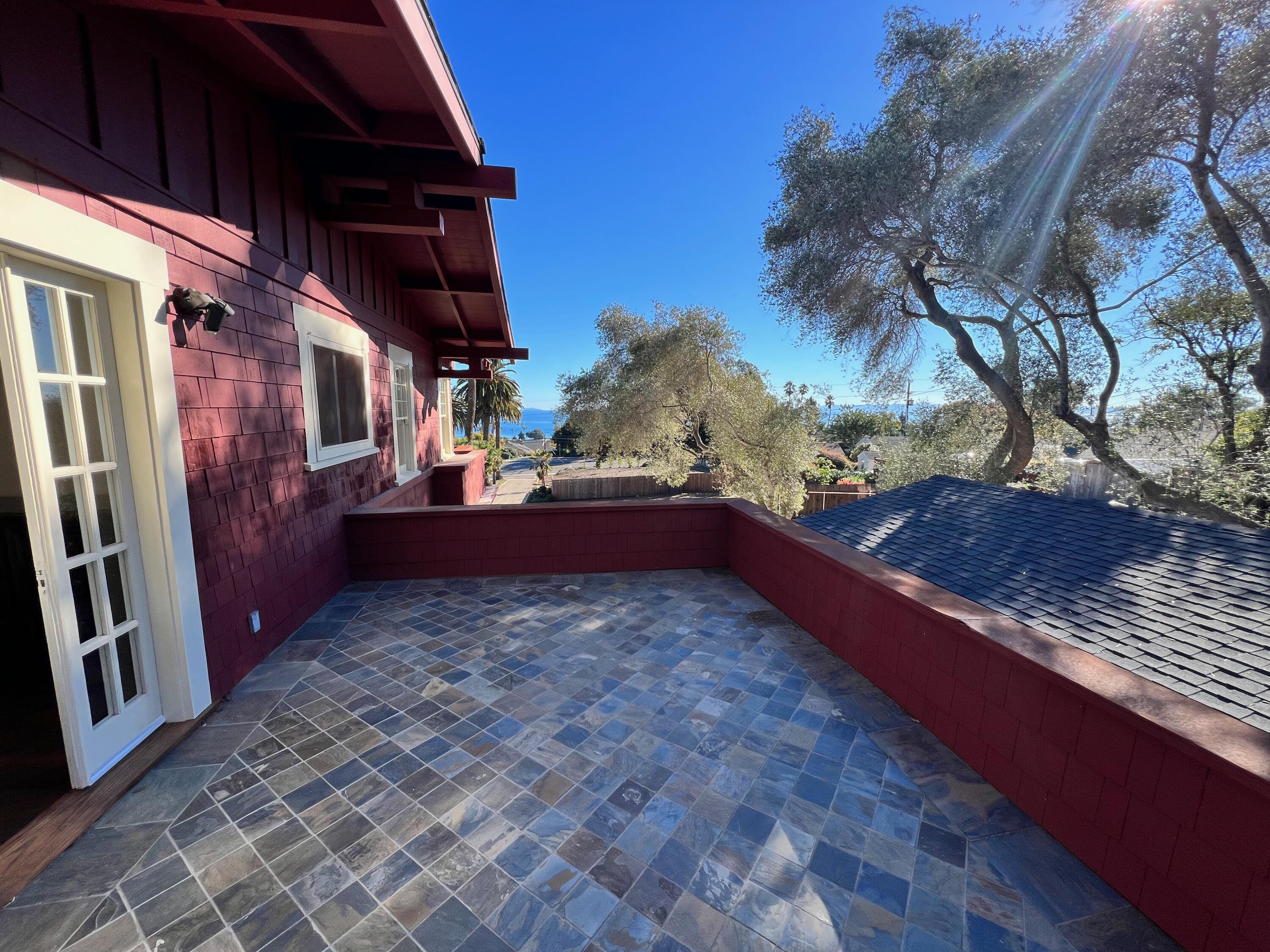 1250 Cliff Drive