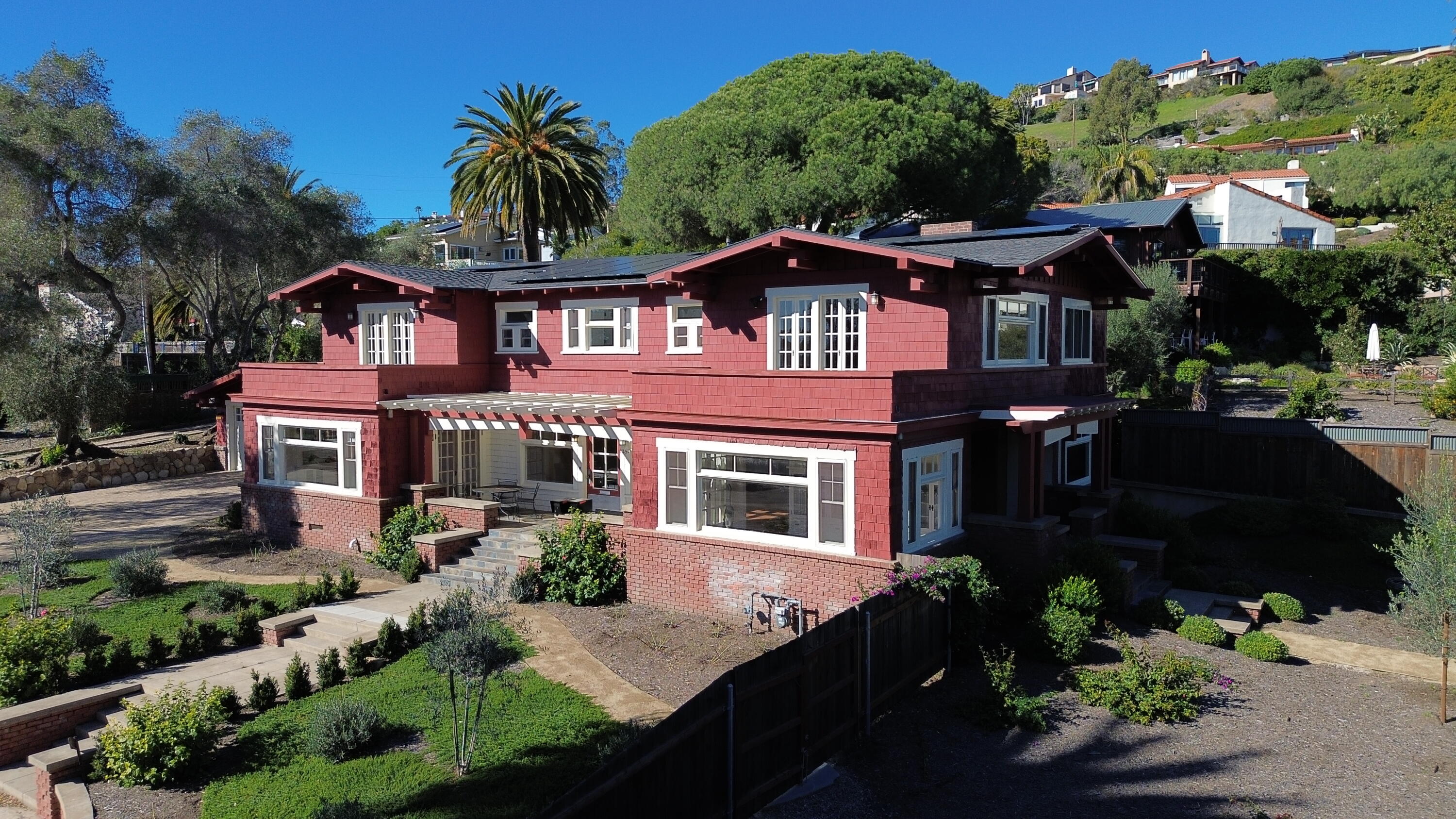 1250 Cliff Drive