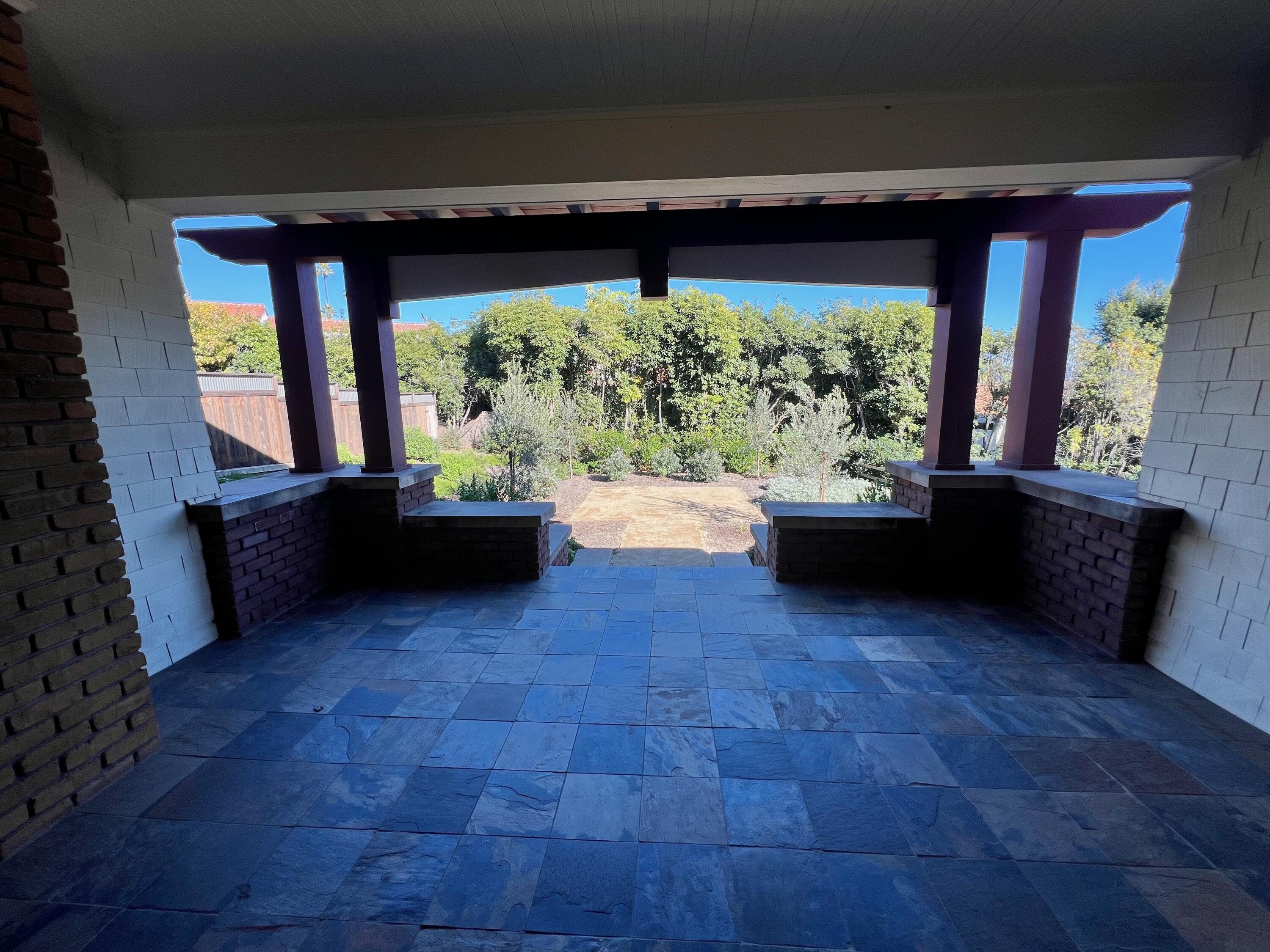 1250 Cliff Drive