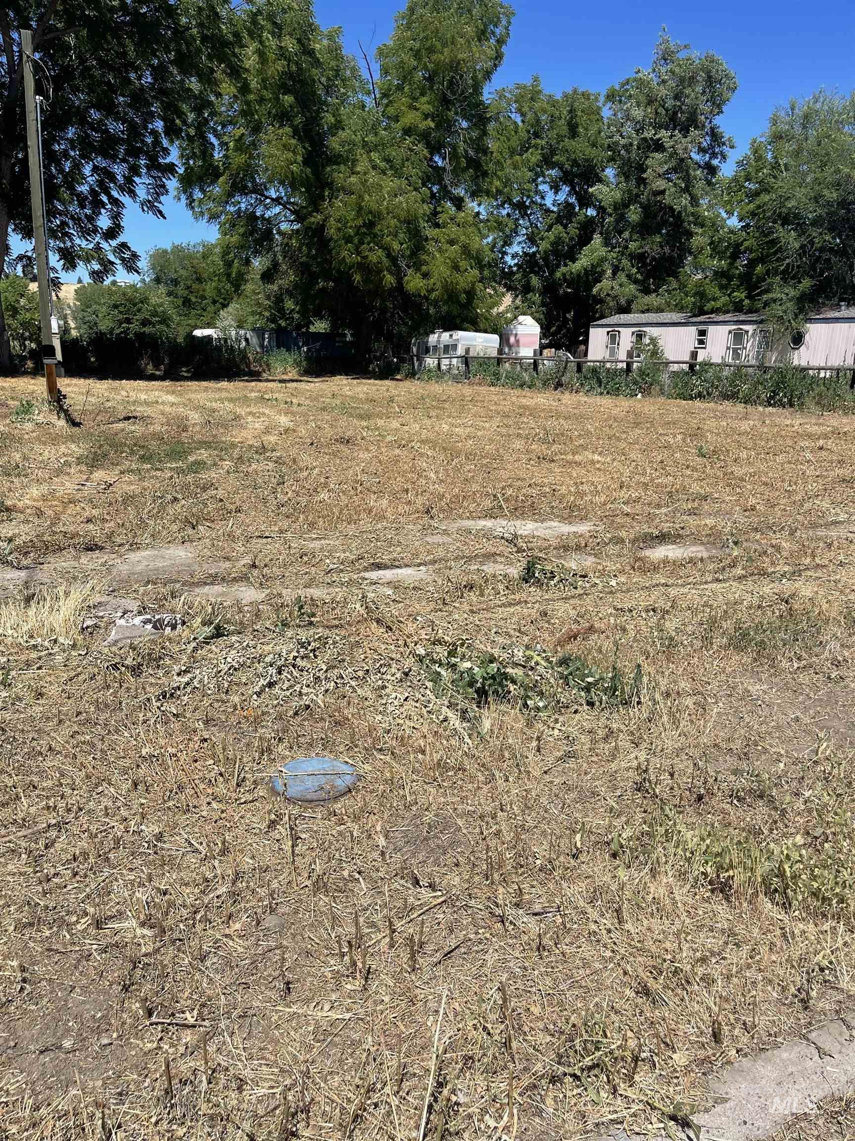 1312 E Main