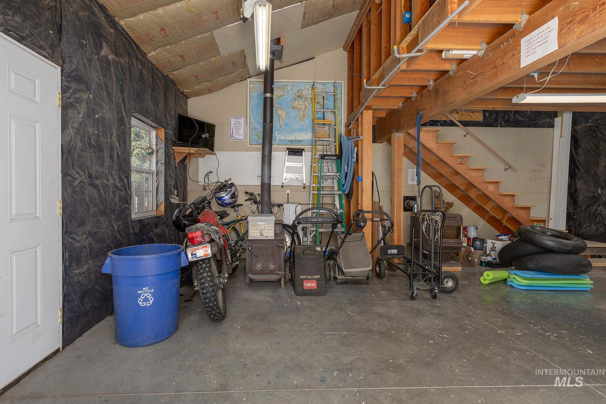 1275 W 8th Street