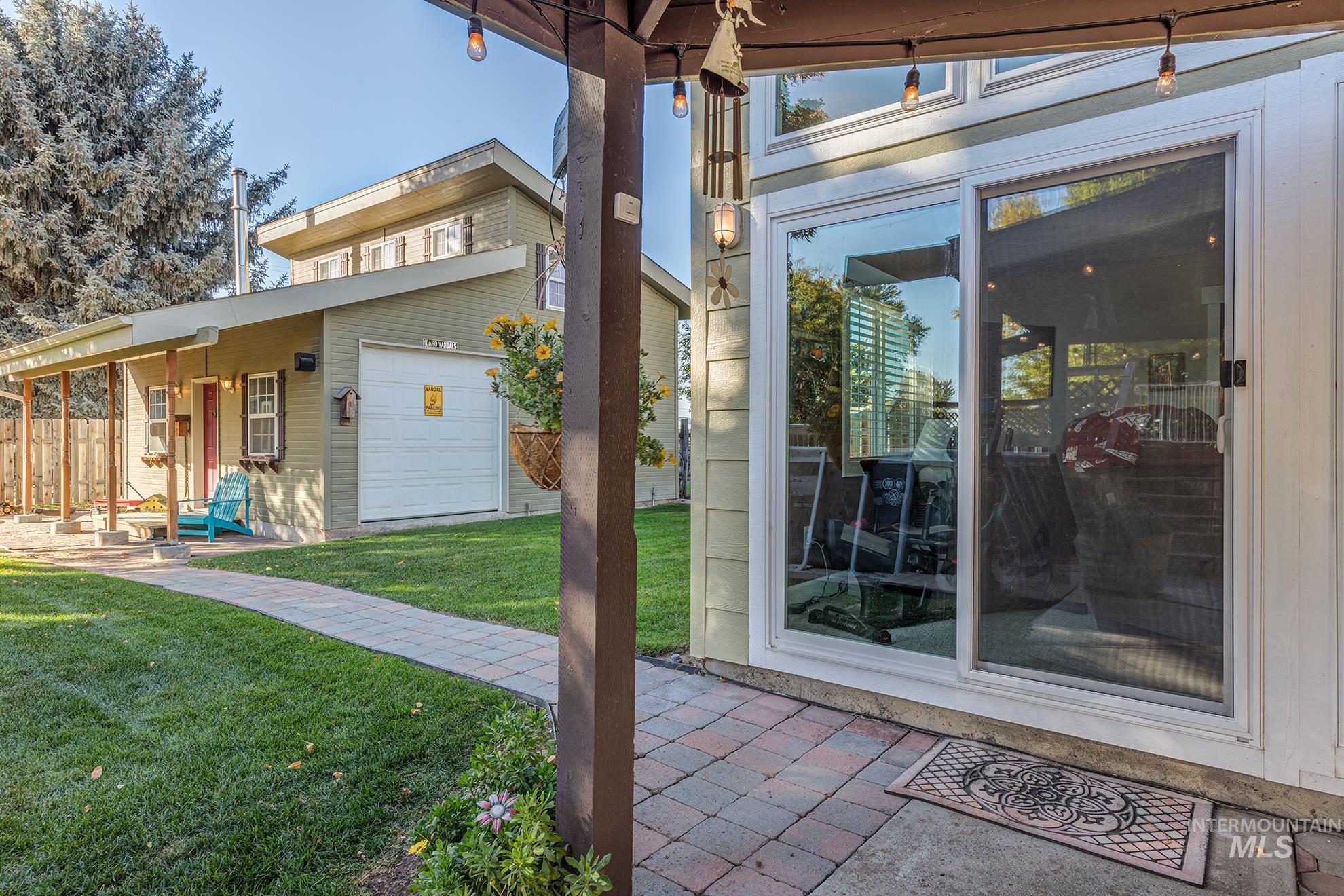 1275 W 8th Street