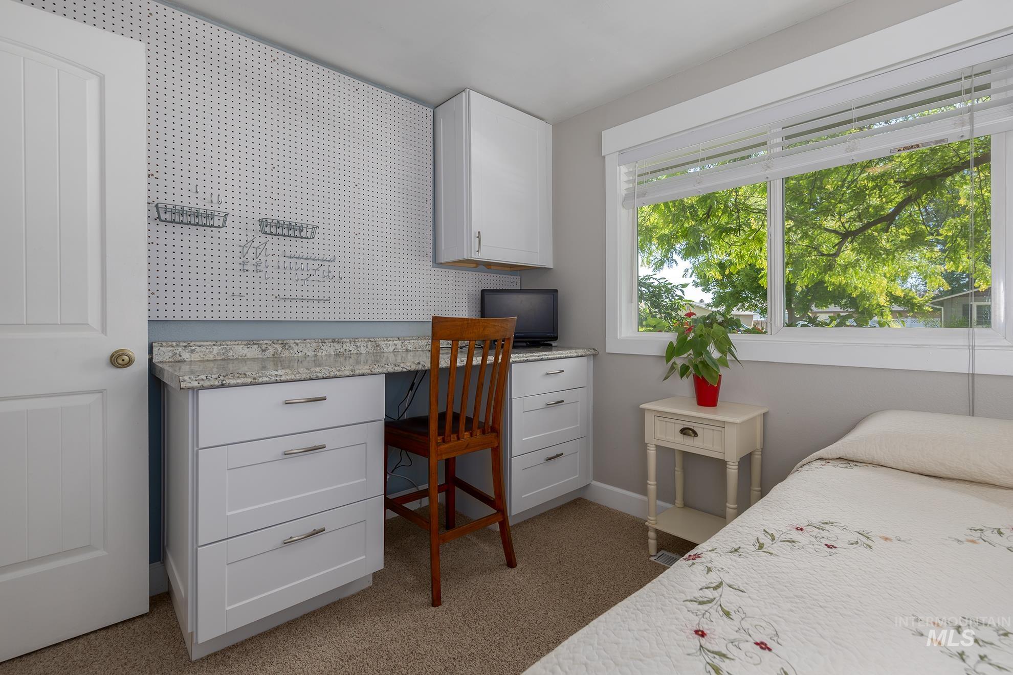 1275 W 8th Street
