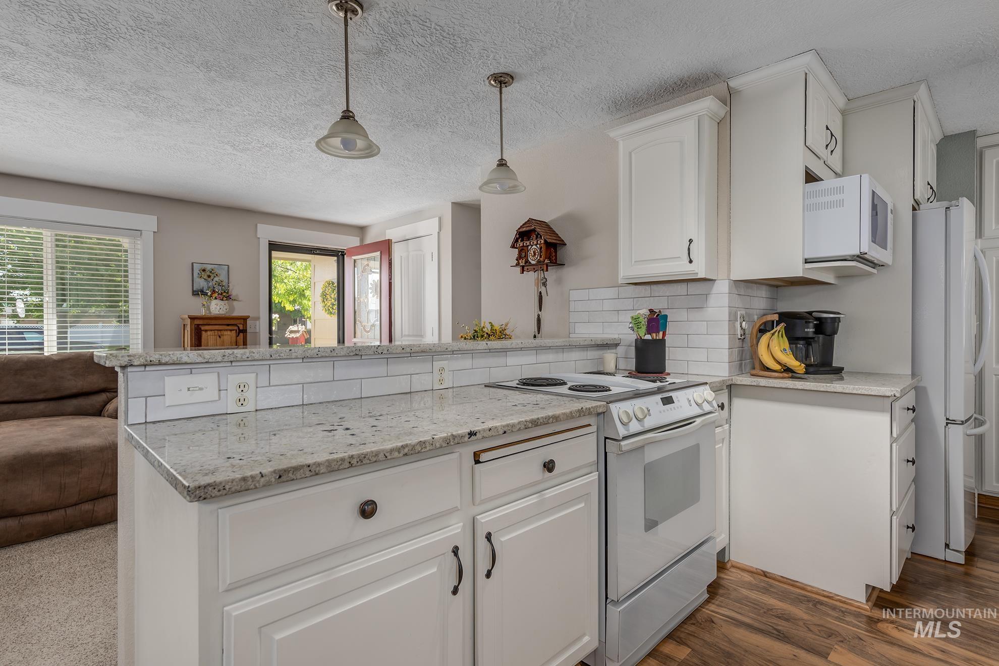 1275 W 8th Street