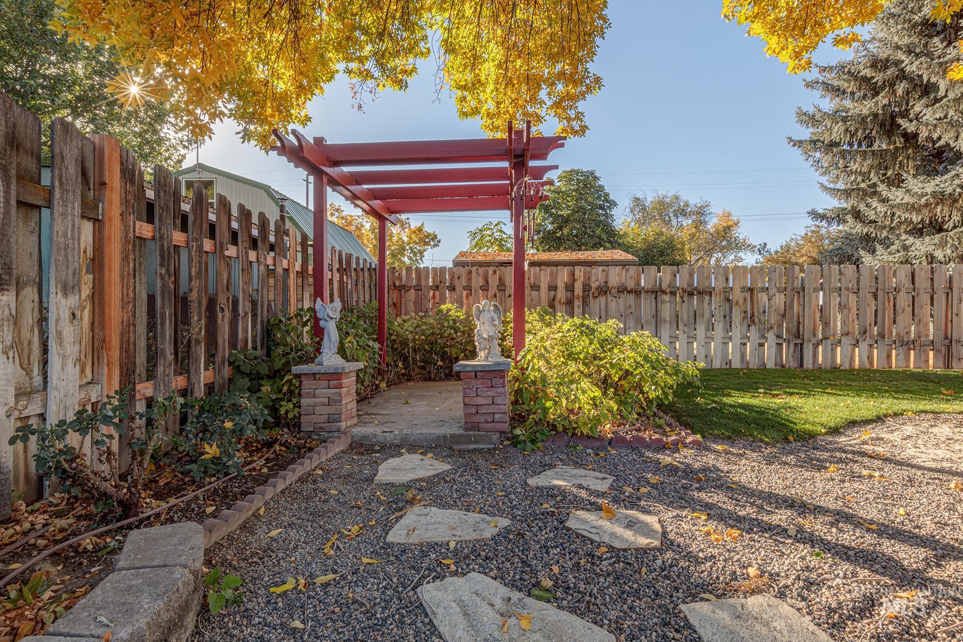 1275 W 8th Street