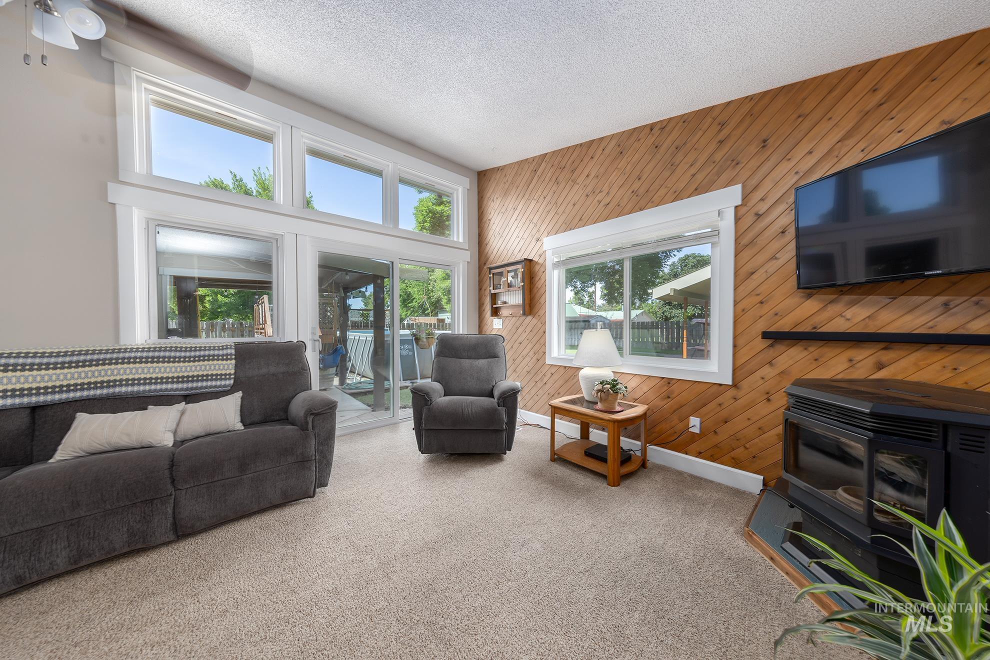 1275 W 8th Street