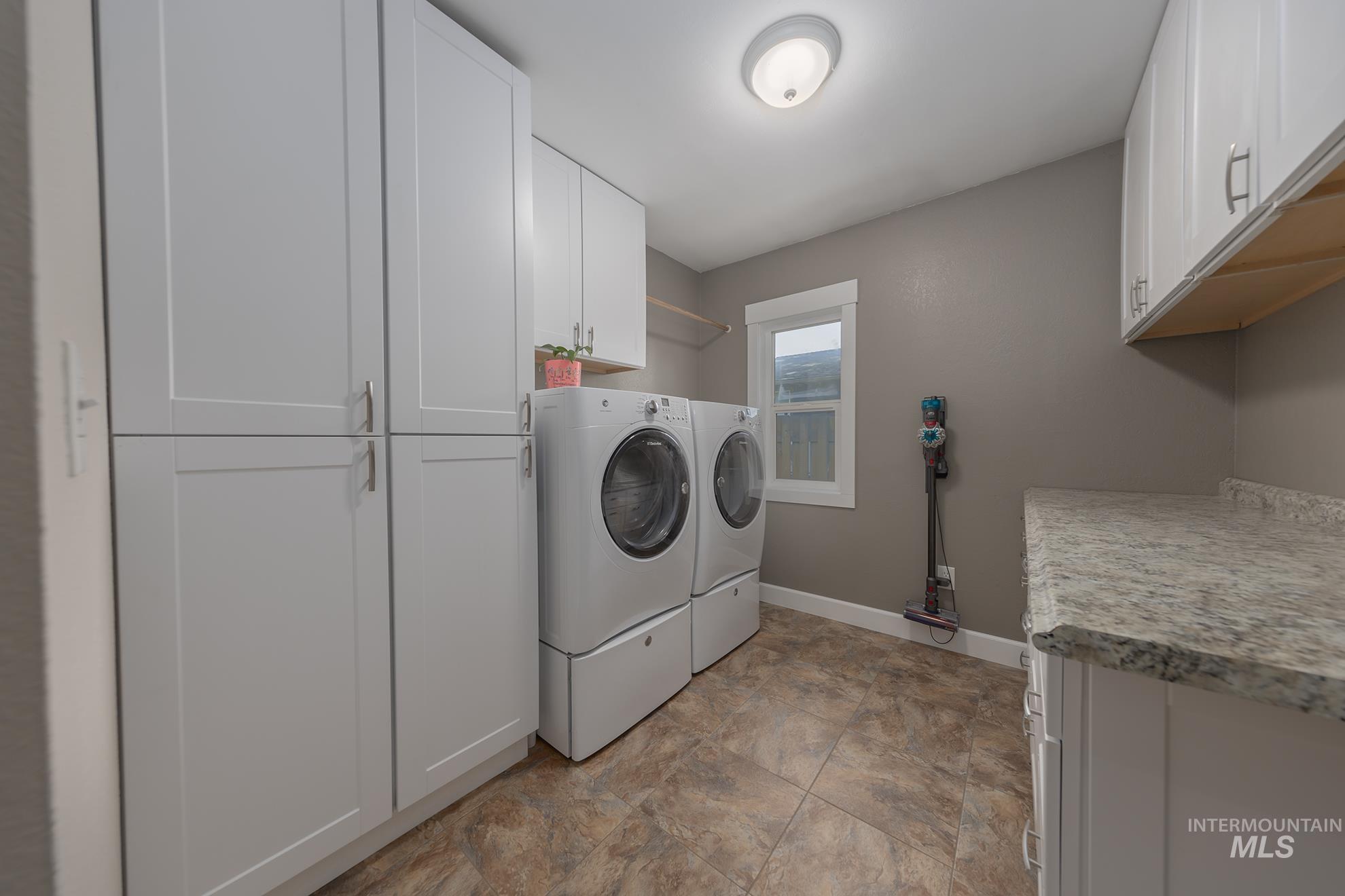 1275 W 8th Street