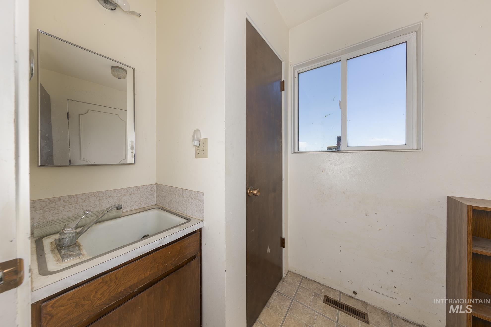 1543 Sunnyside Road