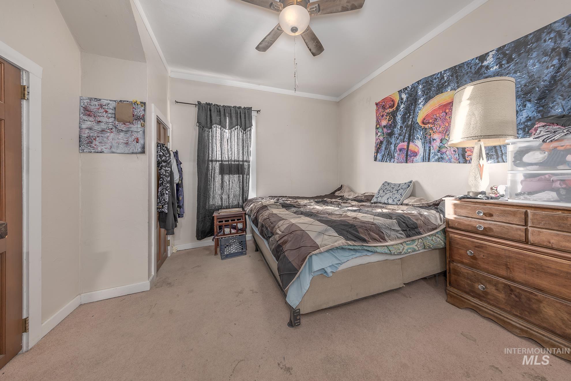 700 E Commercial