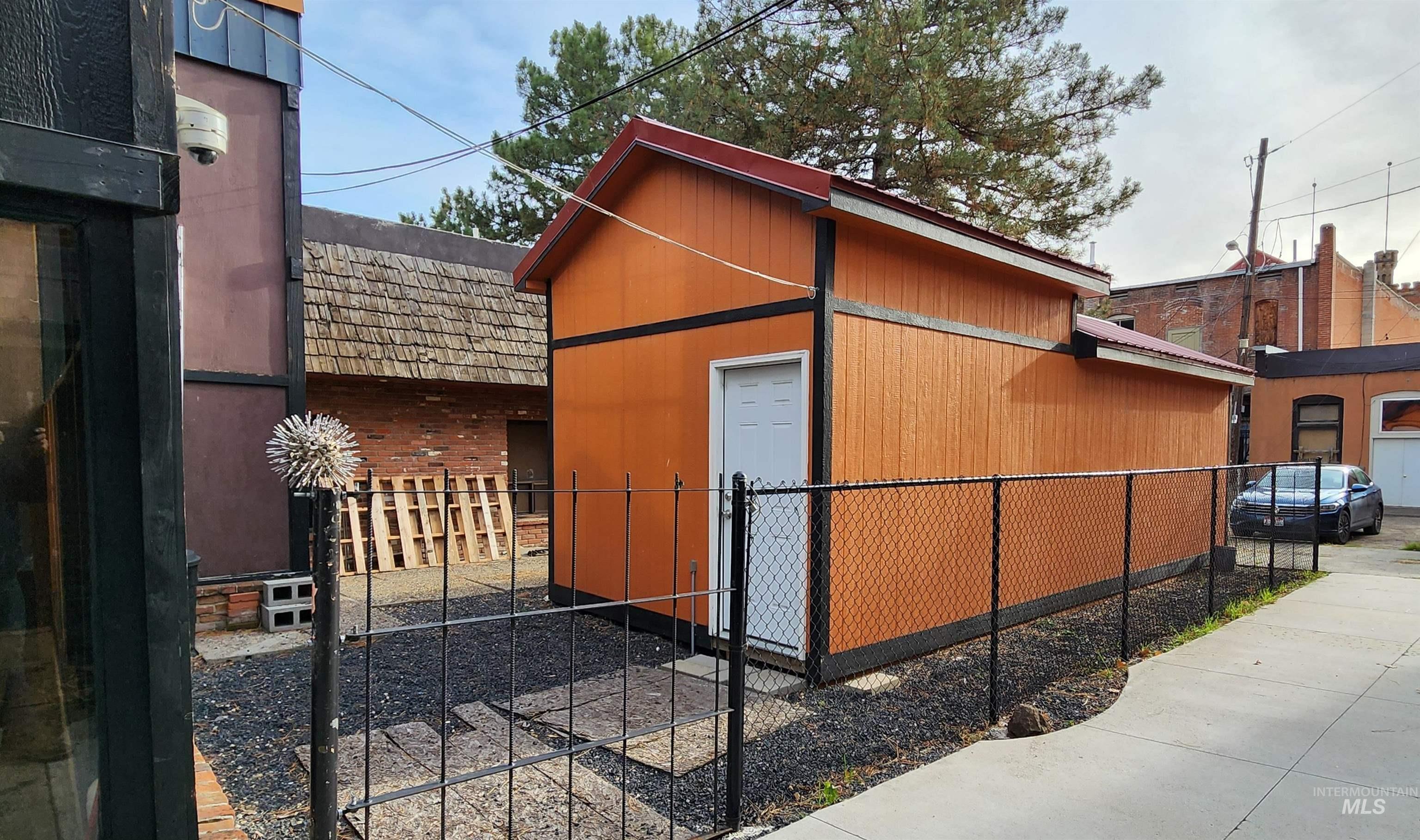 25 E Main St.